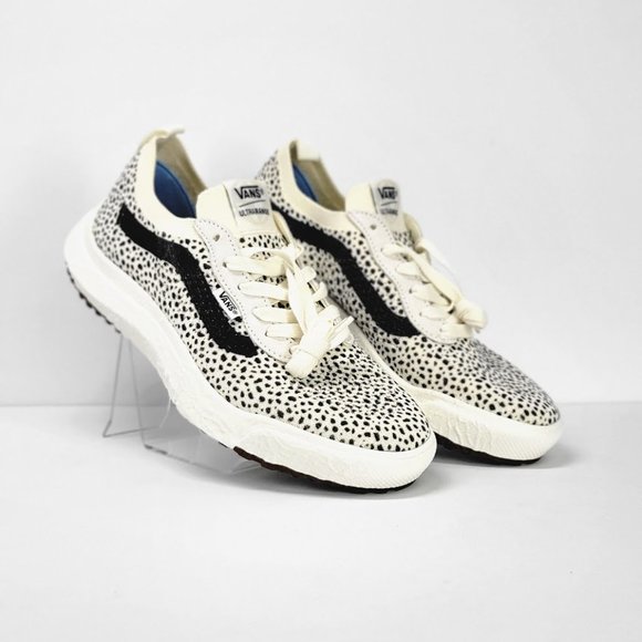 Vans Shoes - VANS UNISEX  ultrarange VR3 fashion sneakers Sz 9.5 NEW